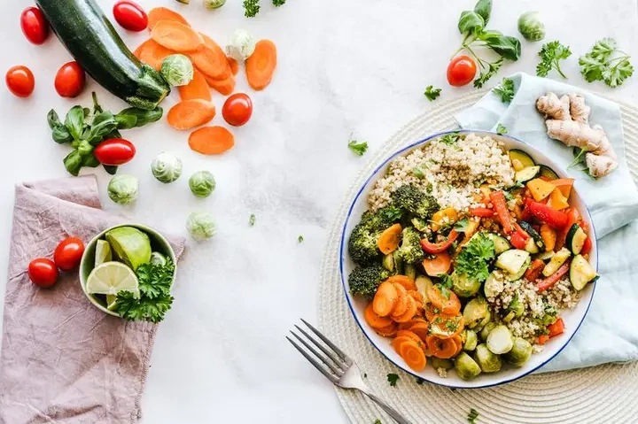 Editorial photo illustrating: Customizing Veggie Delite: Price vs Calorie Tradeoffs